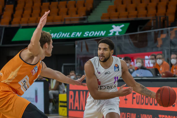 逐步参与更 逐步参与更