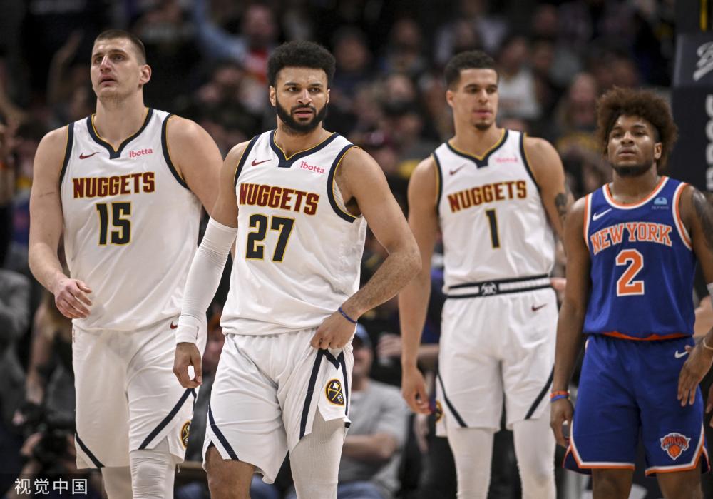 然而随着球 然而随着球