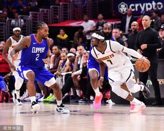 符合现代足 符合现代足